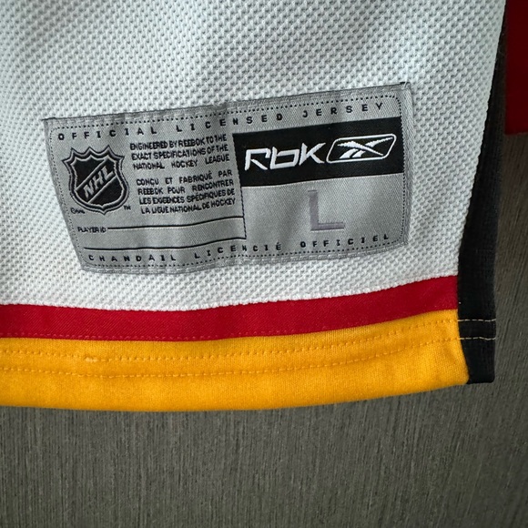 NHL Calgary flames Reebok jersey. Size large - Picture 3 of 4